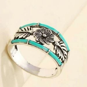 Silver flower & turquoise accent ring